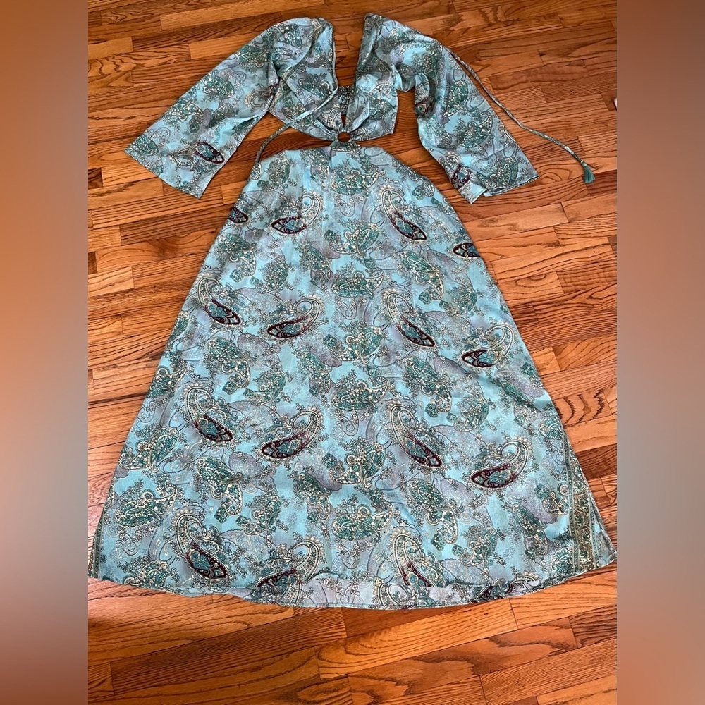 Elegant Paisley Print Maxi Dress
